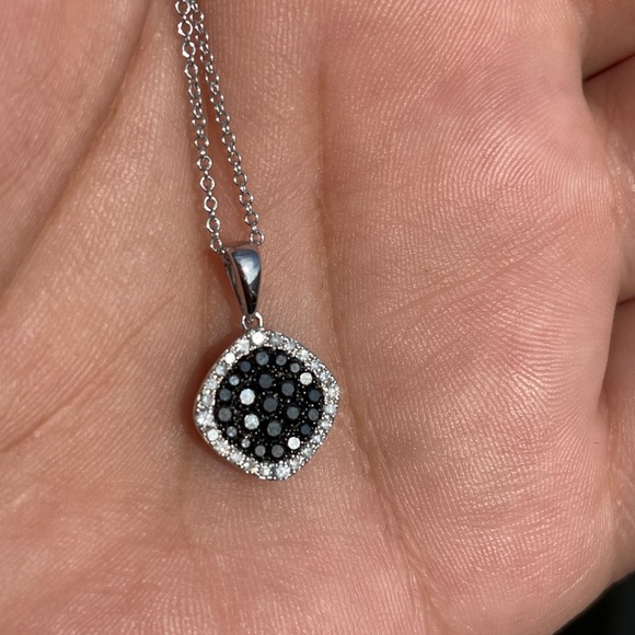 ⛔️SOLD⛔️ EFFY 14k WG Necklace with Diamonds Pendant - Picture 2 of 9